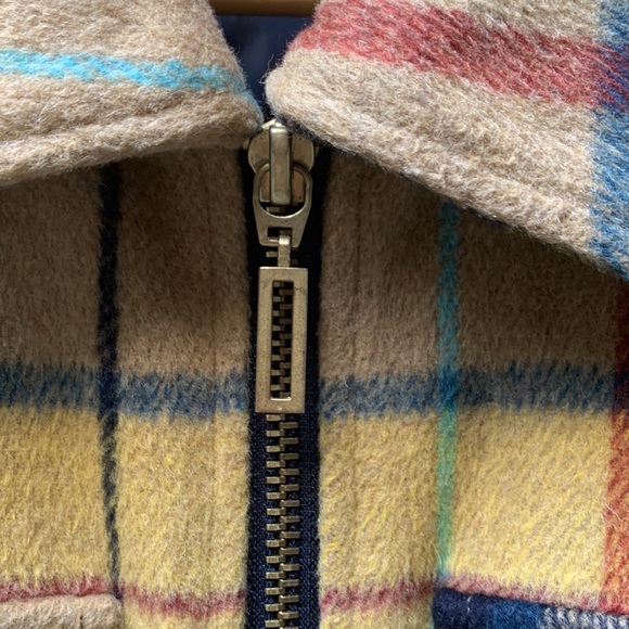 Plaid Fall Jacket. - Picture 5 of 13